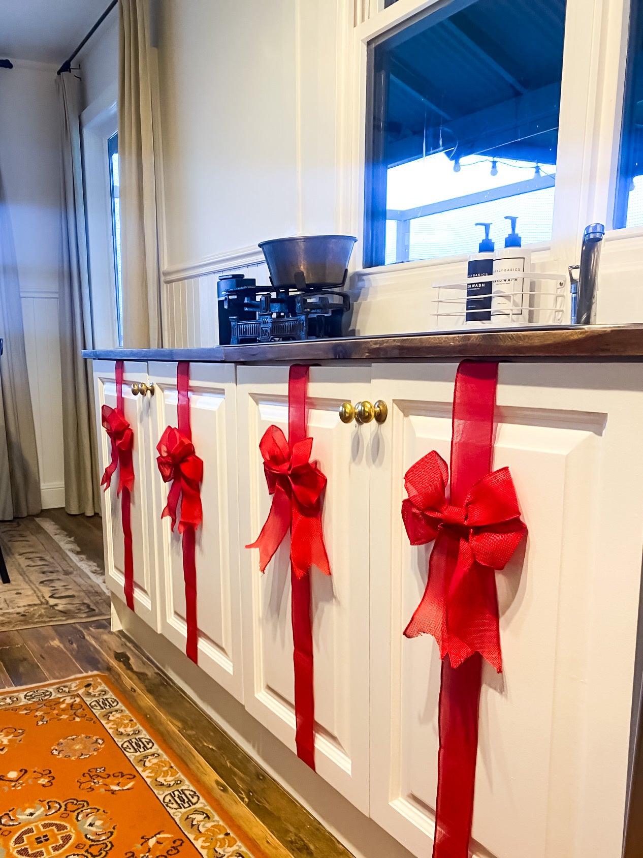 Kitchen Cabinet Bow - Red Burlap